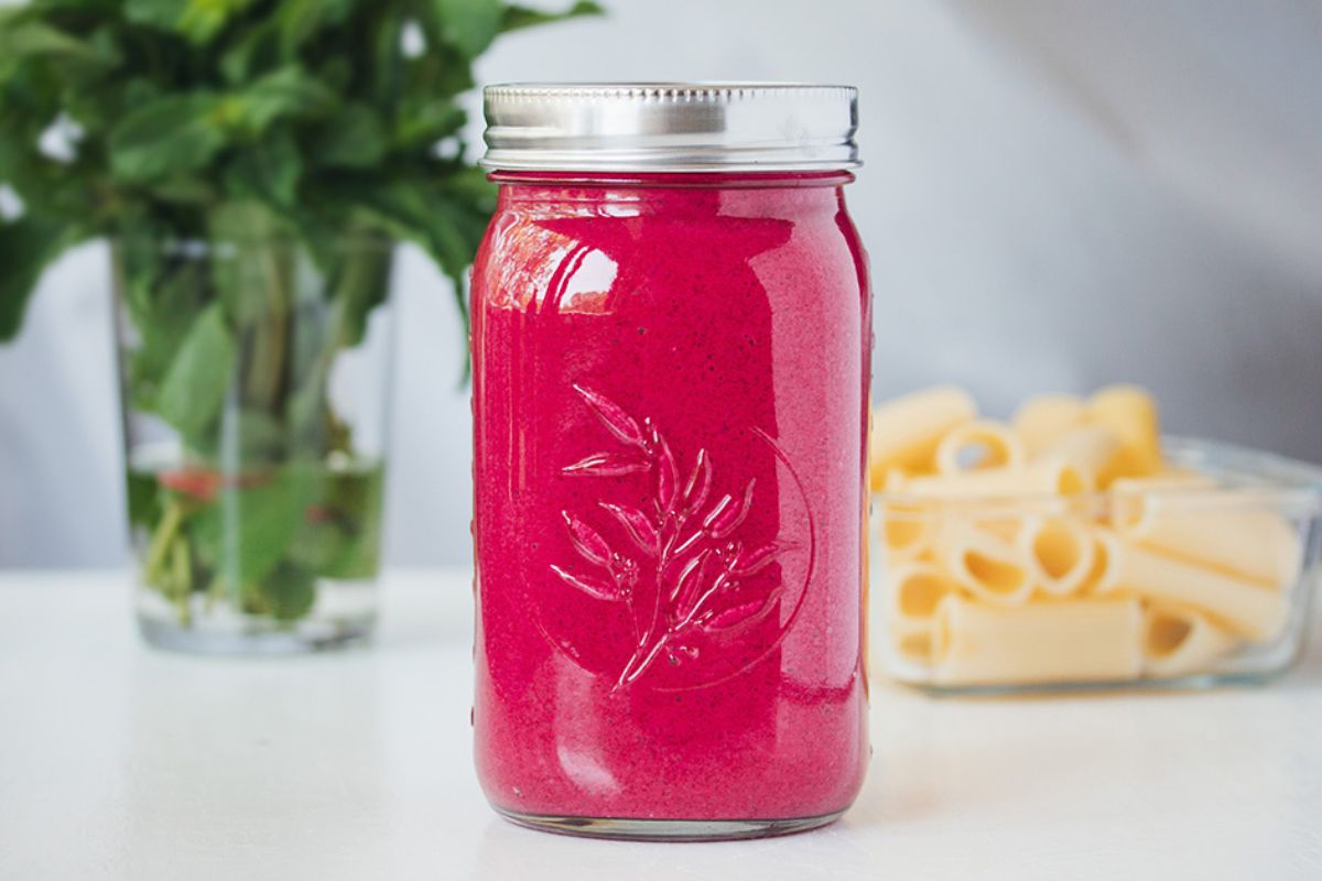 Cremige Rote Bete Pasta - einfaches Rezept | www.lenaeats.com