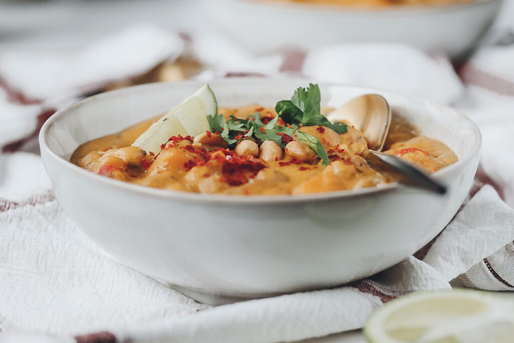 Erdnuss Eintopf mit Süßkartoffeln und Kichererbsen - Lena Eats ... Erdnuss Eintopf mit Süßkartoffeln und Kichererbsen - Lena Eats ...