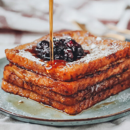 French Toast ohne Ei zimtiges veganes French Toast Rezept mit warmen Beeren Lena Eats