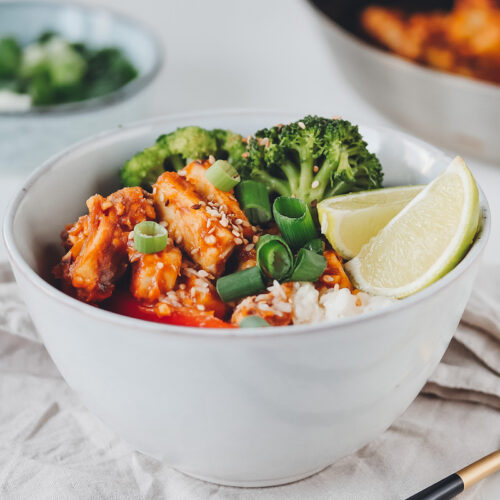 Erdnuss Tofu: Leckeres Tofu Rezept mit Sushi Reis und Gemüse - Lena ...